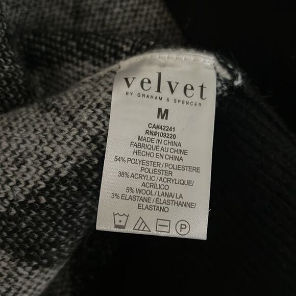 Velvet by Graham & Spencer Cristina ArgyleCardigan Sweater SZ MEDIUM - Picture 3 of 5